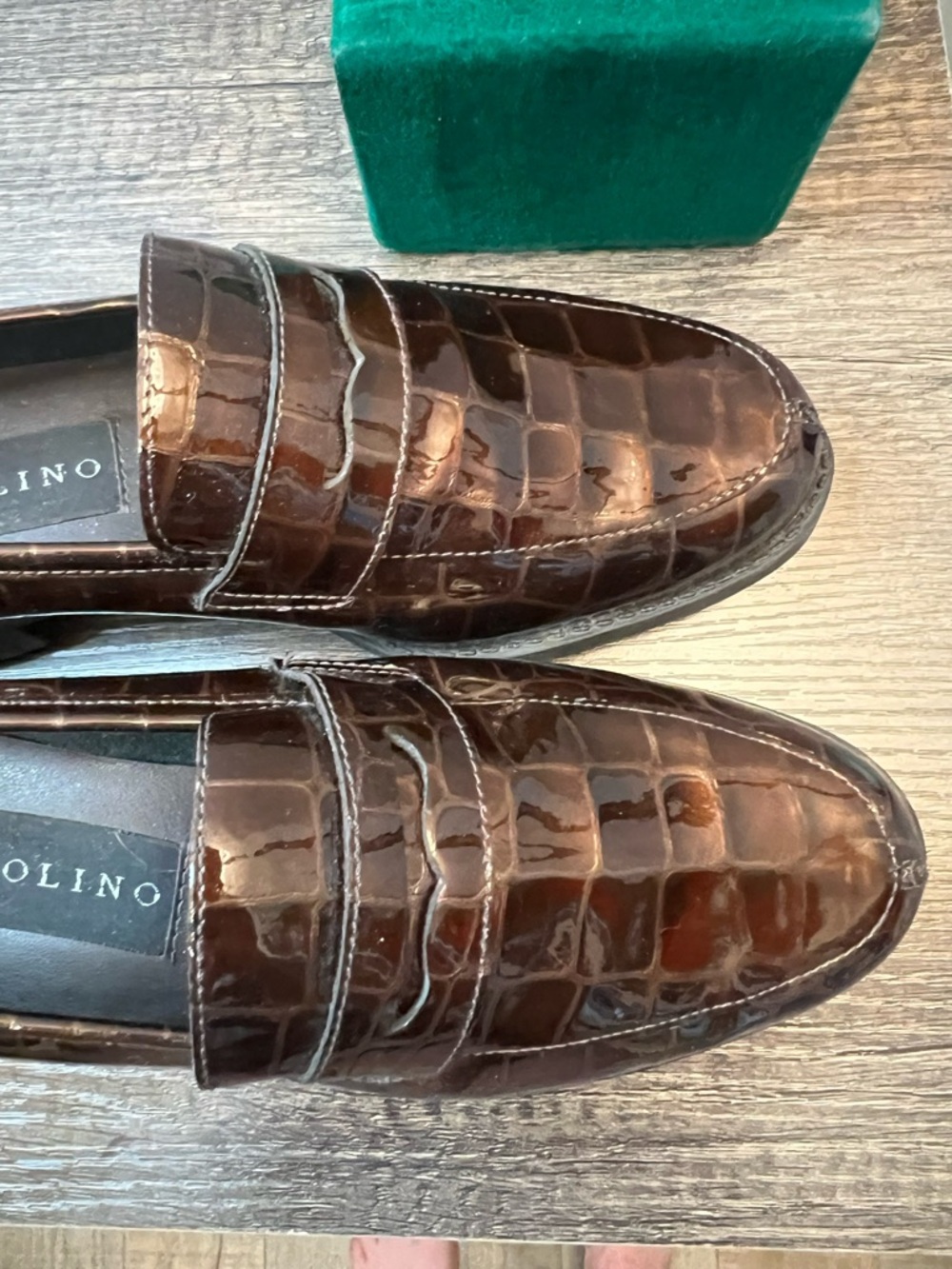 Bandolino Brown Croc-Embossed Patent Leather Loafers Sz 7 EUC - Picture 7 of 7